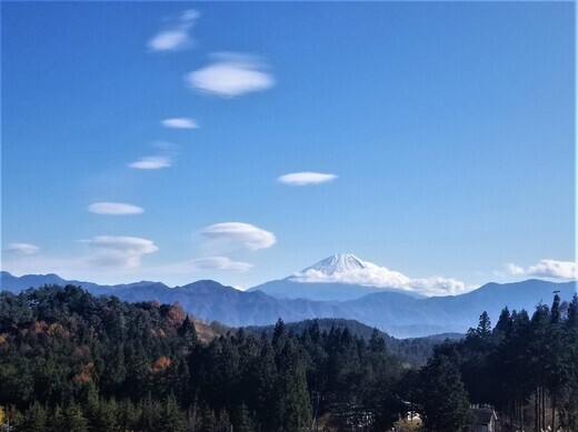 わた雲と富士山