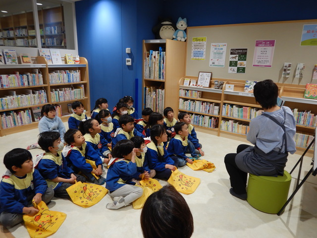 DSCN0241 図書館訪問