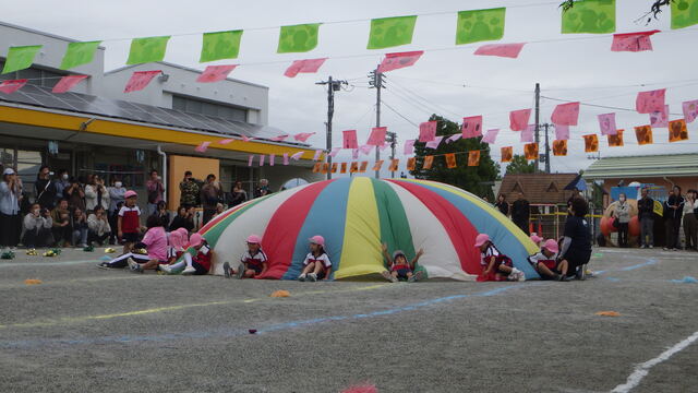 １０月きりん組スカイバルーンをしているところ