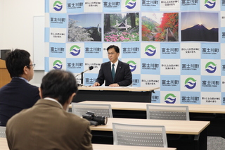 12.4定例記者会見 12.4定例記者会見