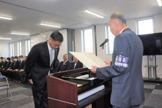 当選証書付与式