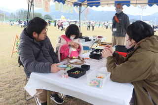 ふれあい(リースづくり) ふれあい(リースづくり)