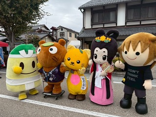 いなッピー、ムジナもん、ゆずにゃん、みーやちゃん、タボくん
