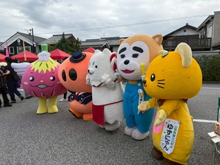 じょうりんちゃん、ほっくん、しっぺい、あーまん、ゆずにゃん集合写真