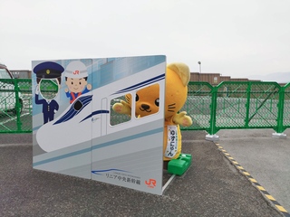 リニア顔出しパネルの裏側