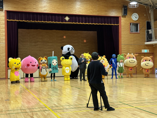 ゆるキャラたちの集合写真 ゆるキャラたちの集合写真