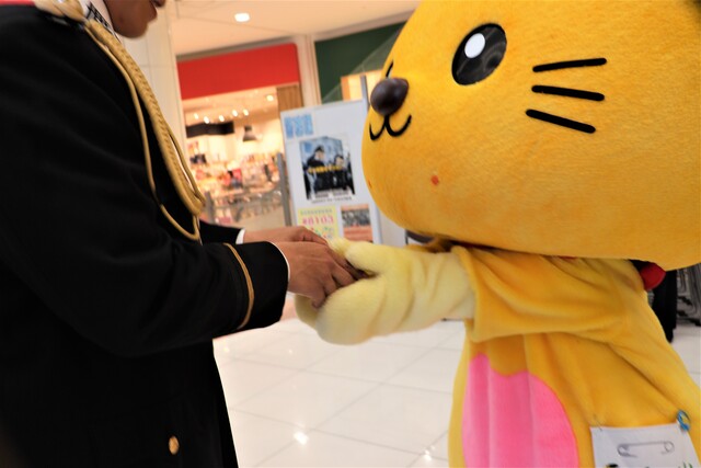 中込選手と握手